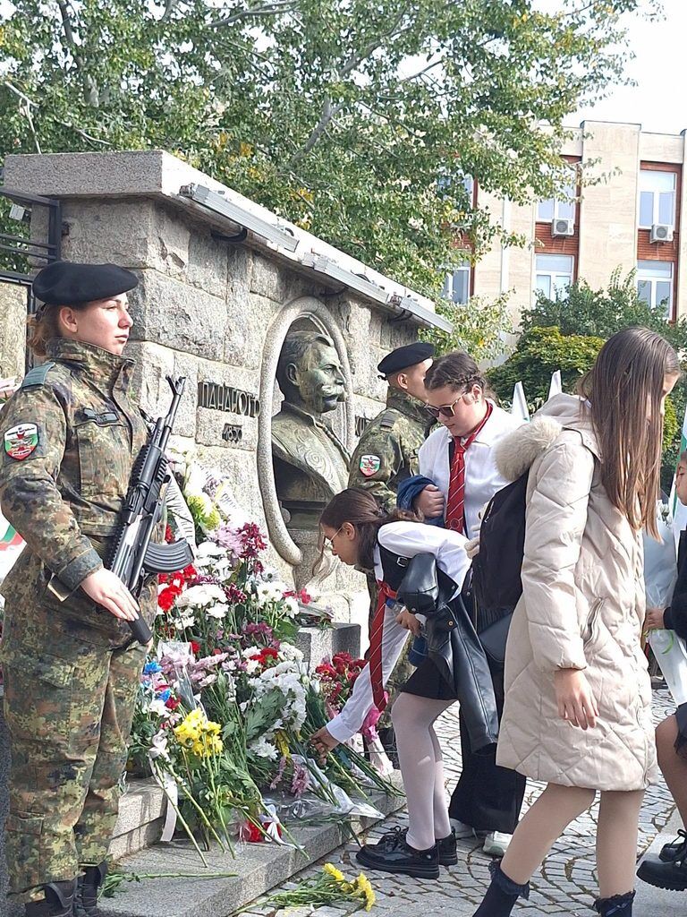 Военнослужещи от Сухопътните войски участваха в честването на Димитровден – празника на град Сливен