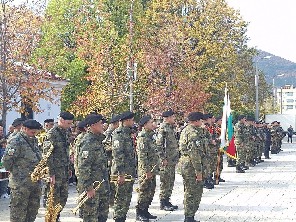Военнослужещи от Сухопътните войски участваха в честването на Димитровден – празника на град Сливен